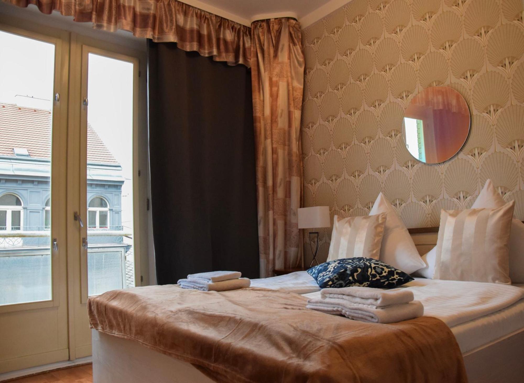Main Prague Square Apartments Sauna And Fireplace Exterior foto